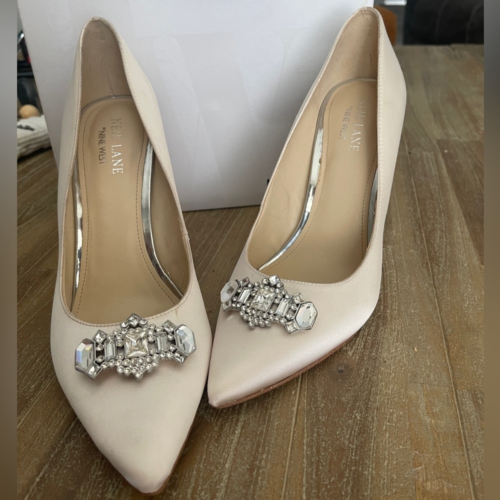 Nine West Neil Lane Satin Ivory White Pump Heels
